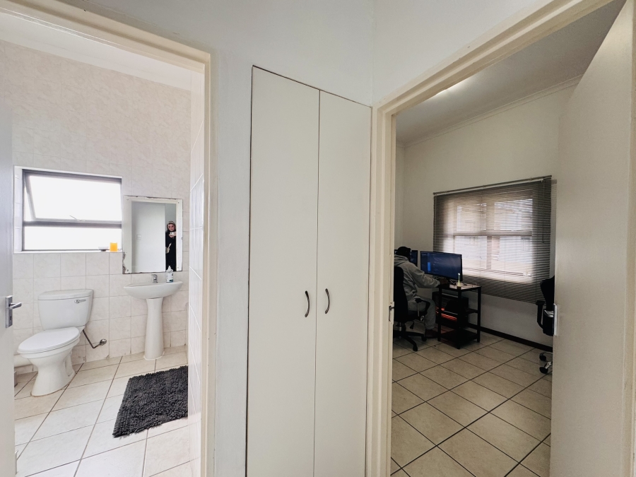 2 Bedroom Property for Sale in Admirals Park Western Cape